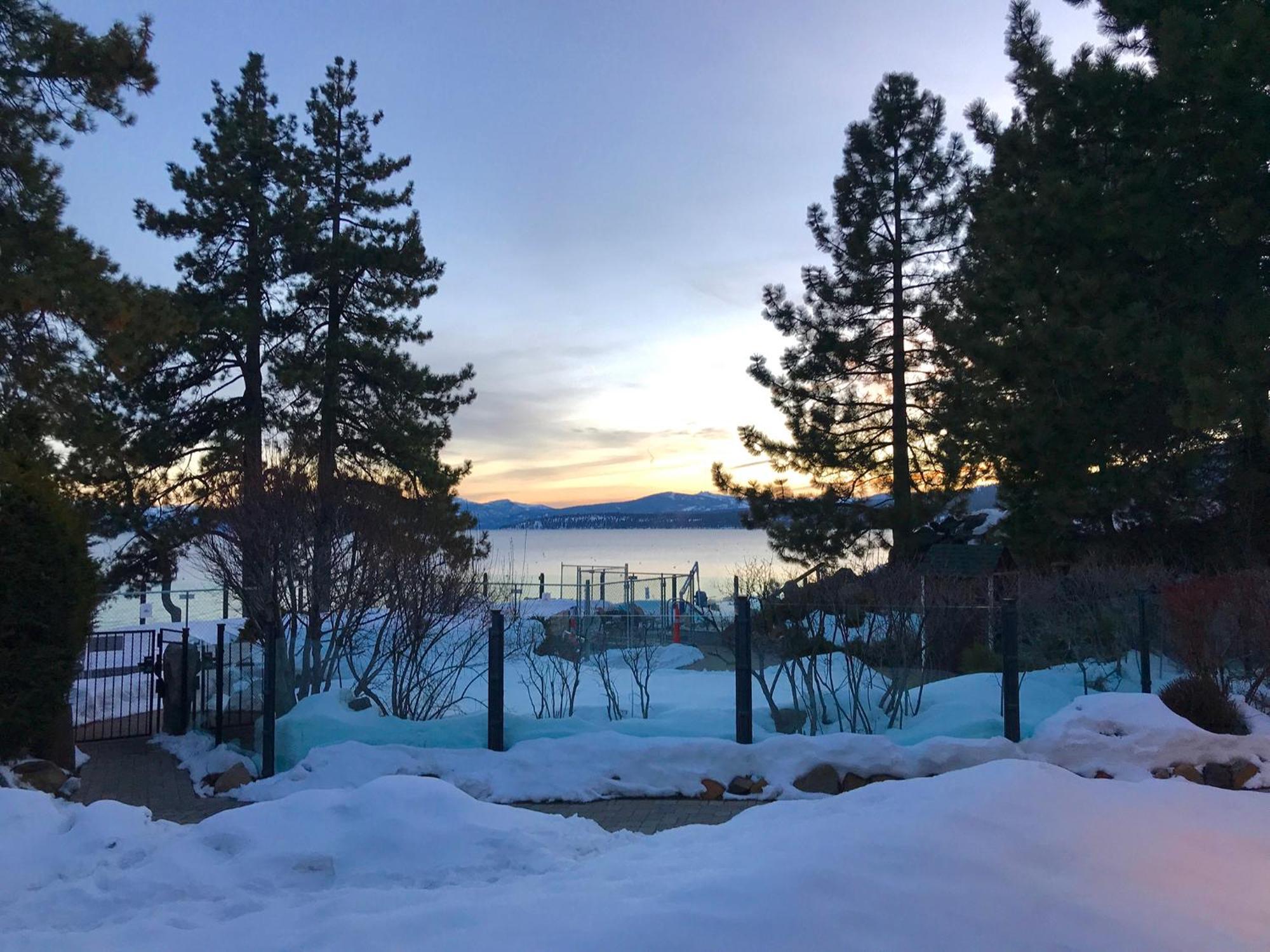 Red Wolf Lakeside Lodge Tahoe Vista Exterior foto